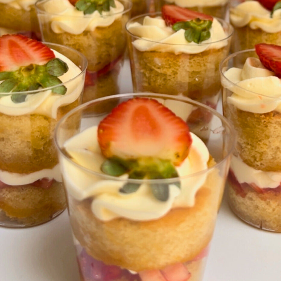 fresa con chantilly shots kdulce